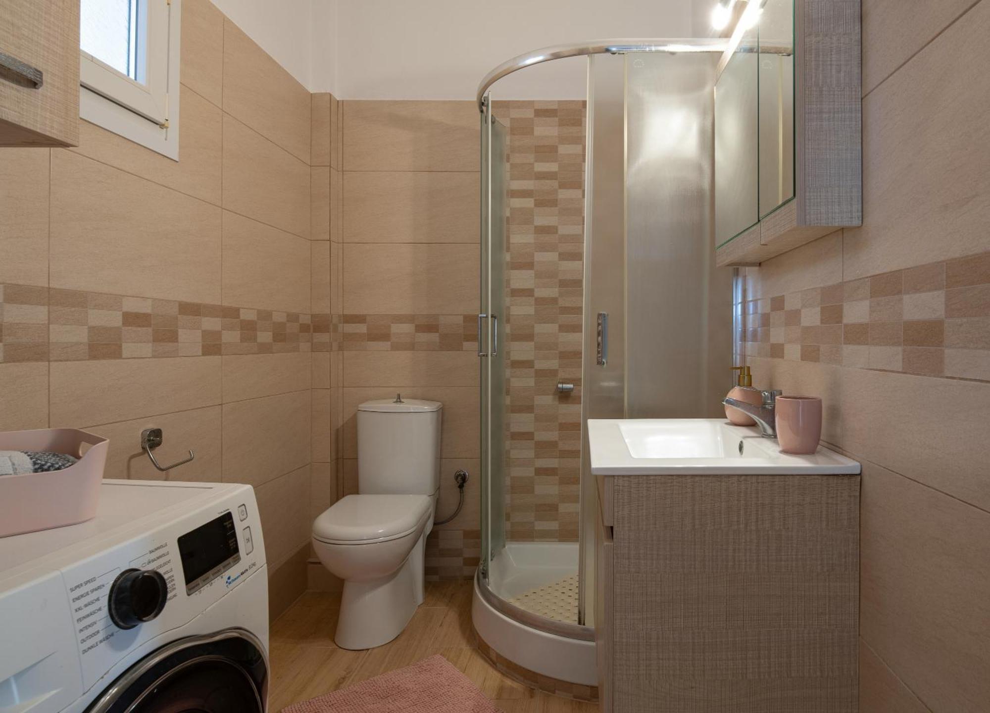 Apartment Lakis House *